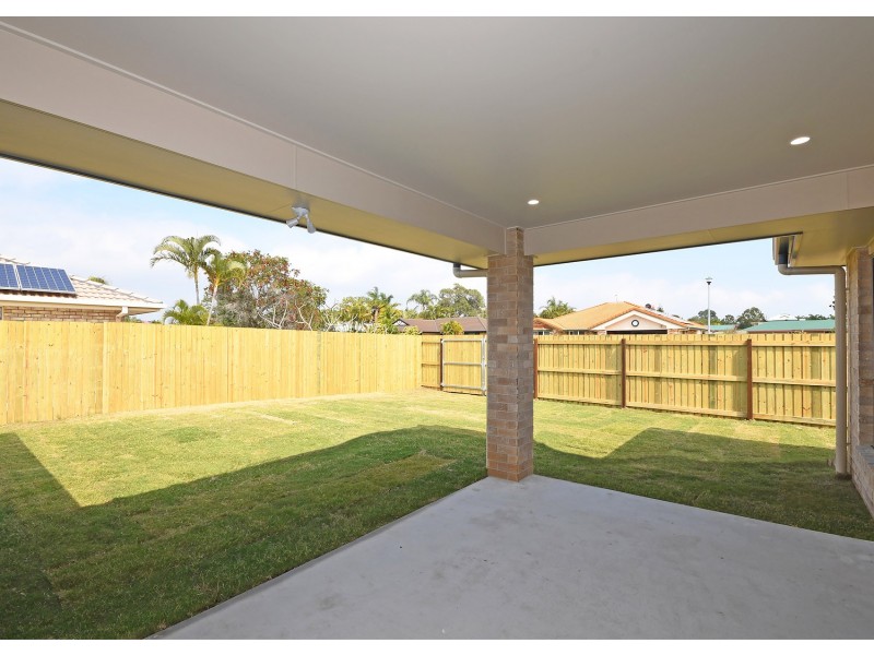 16 Hood Street, Urangan QLD 4655