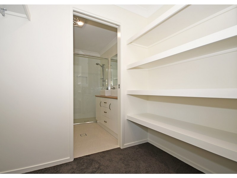 16 Hood Street, Urangan QLD 4655
