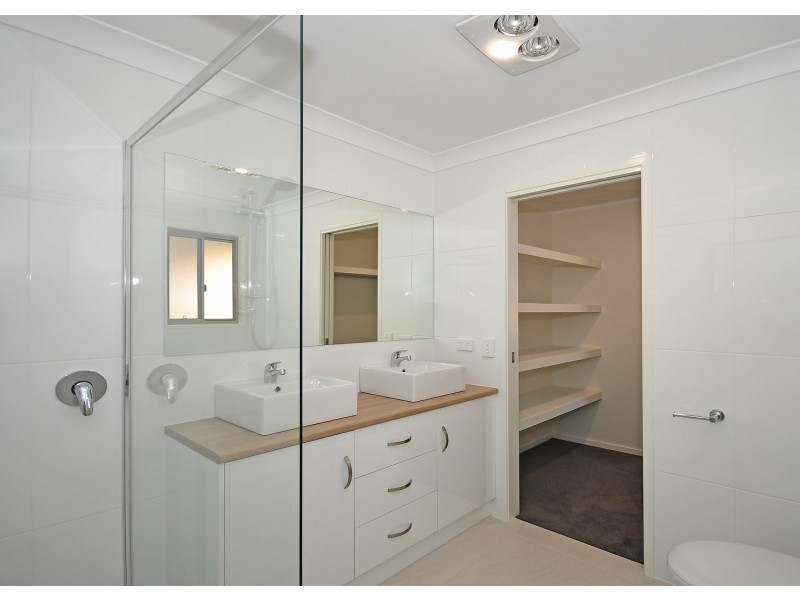 16 Hood Street, Urangan QLD 4655