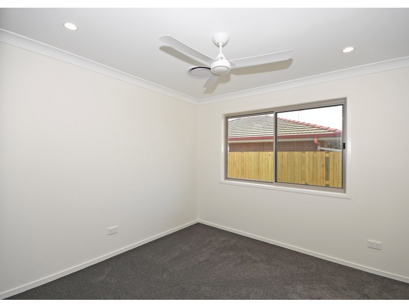 16 Hood Street, Urangan QLD 4655