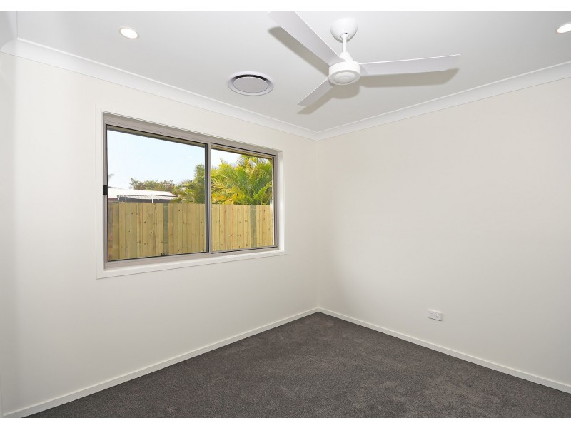 16 Hood Street, Urangan QLD 4655
