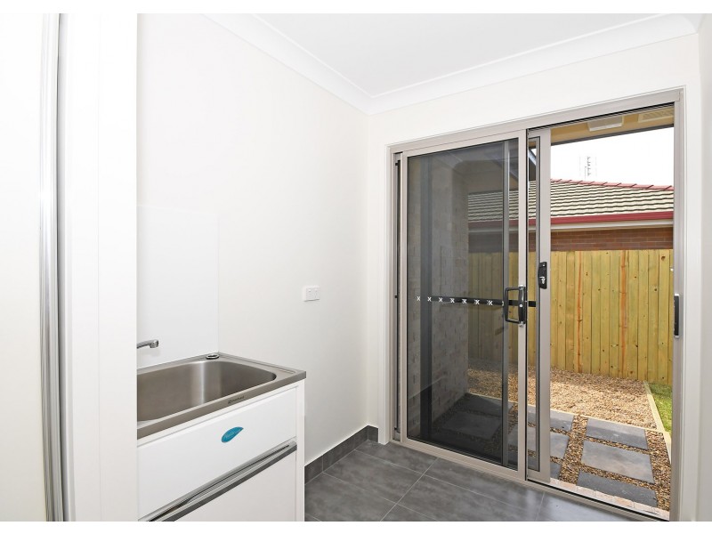 16 Hood Street, Urangan QLD 4655