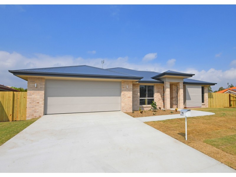 16 Hood Street, Urangan QLD 4655