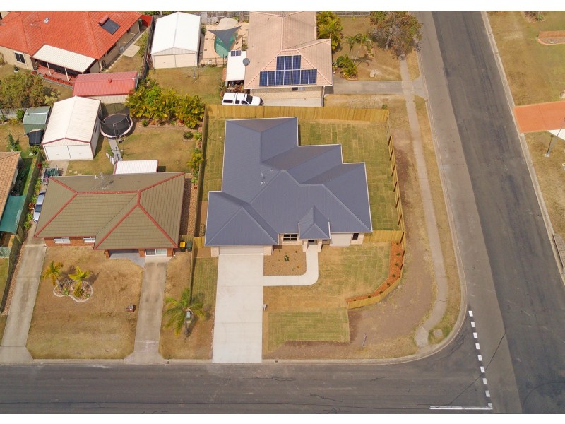 16 Hood Street, Urangan QLD 4655