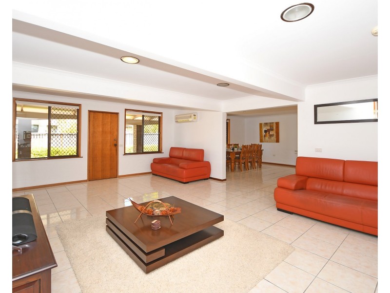 129 Esplanade, Point Vernon QLD 4655