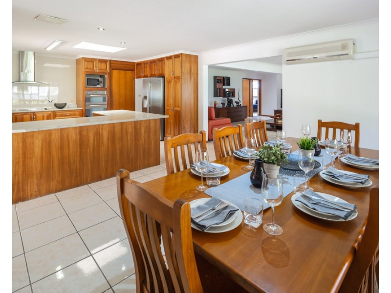 129 Esplanade, Point Vernon QLD 4655