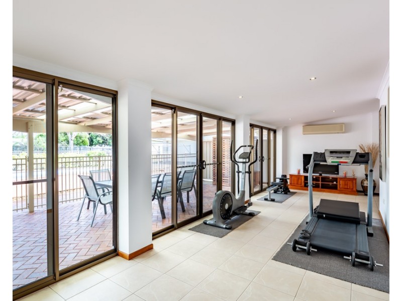 129 Esplanade, Point Vernon QLD 4655