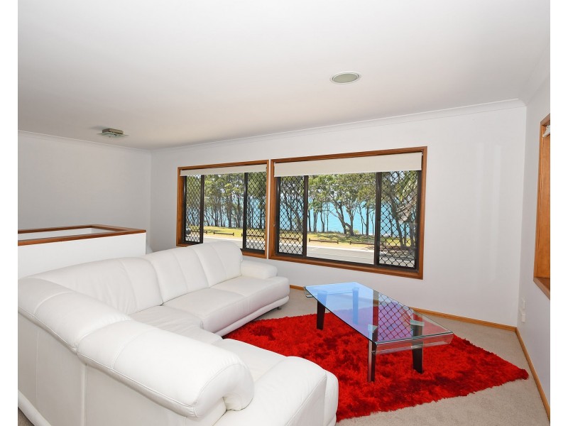 129 Esplanade, Point Vernon QLD 4655