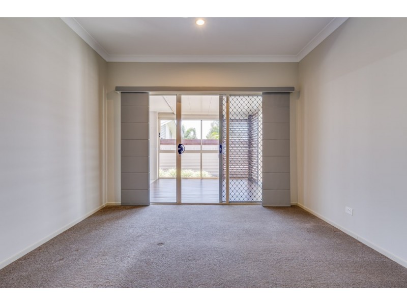 14 Oceanblue Boulevard, Pialba QLD 4655