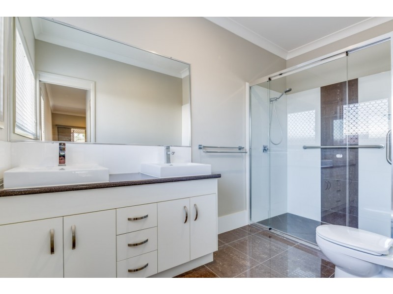 14 Oceanblue Boulevard, Pialba QLD 4655