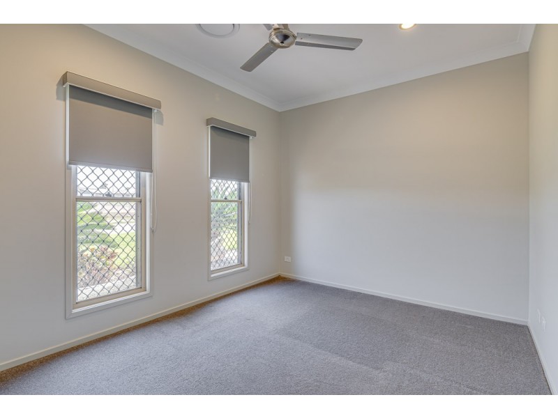14 Oceanblue Boulevard, Pialba QLD 4655