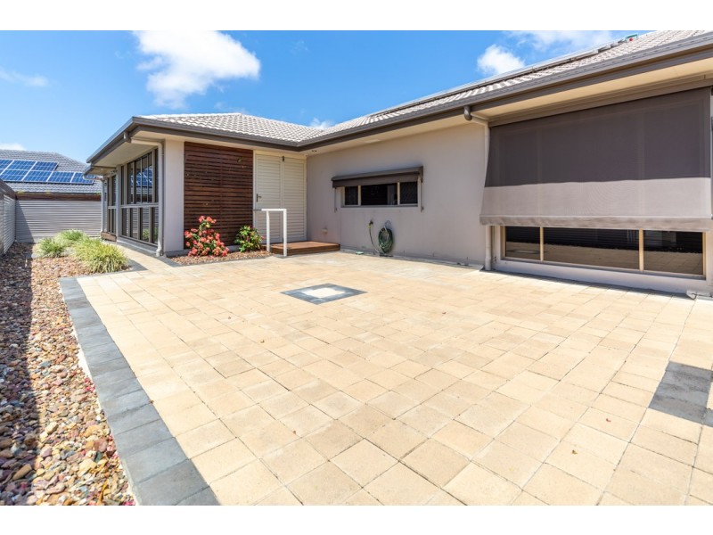14 Oceanblue Boulevard, Pialba QLD 4655