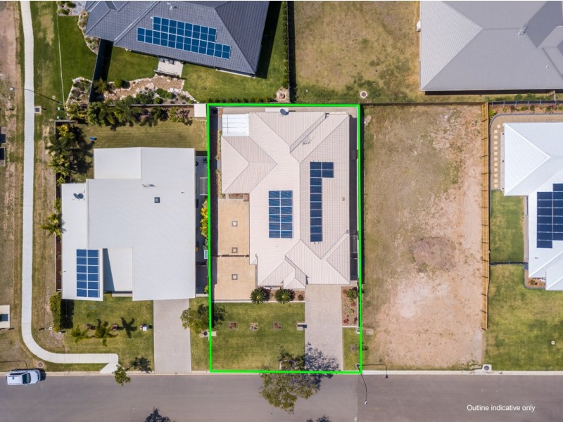 14 Oceanblue Boulevard, Pialba QLD 4655