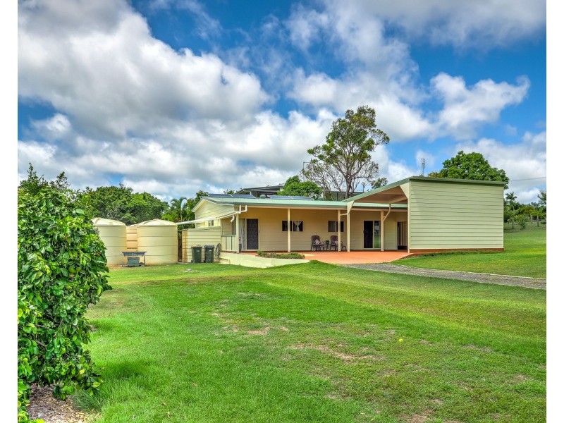 2 Dolphin Avenue, Booral QLD 4655