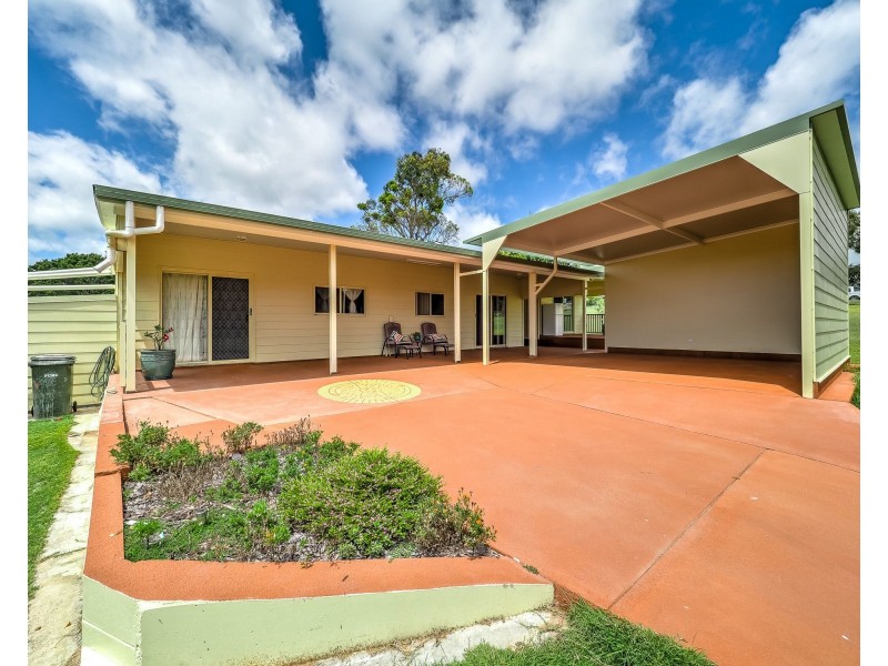 2 Dolphin Avenue, Booral QLD 4655