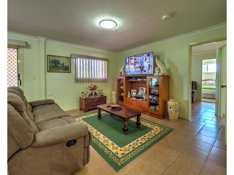 2 Dolphin Avenue, Booral QLD 4655