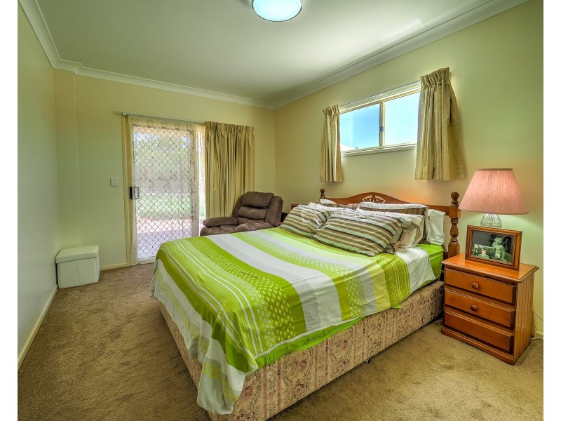 2 Dolphin Avenue, Booral QLD 4655