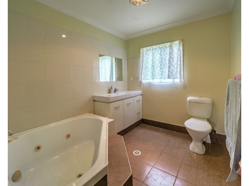 2 Dolphin Avenue, Booral QLD 4655