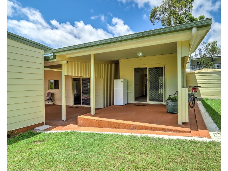2 Dolphin Avenue, Booral QLD 4655