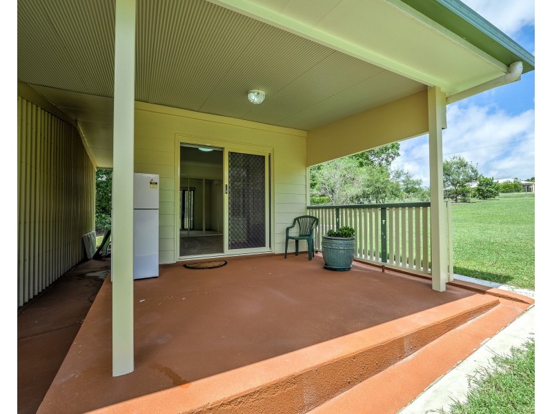 2 Dolphin Avenue, Booral QLD 4655