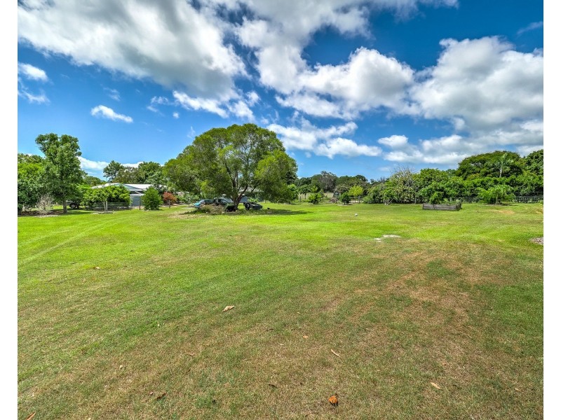 2 Dolphin Avenue, Booral QLD 4655