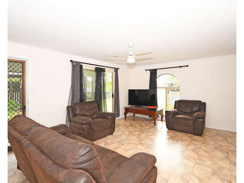 8 Bunker Avenue, Urraween QLD 4655