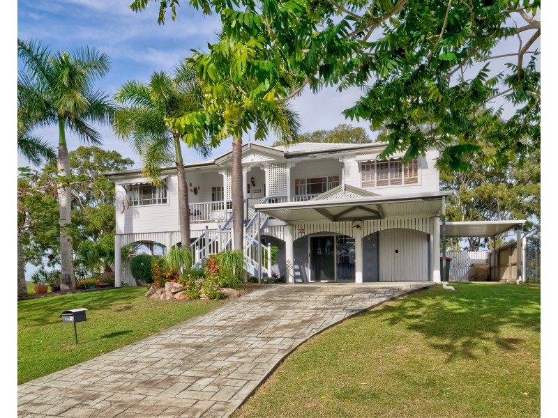 12 Foreshore Drive, Urangan QLD 4655