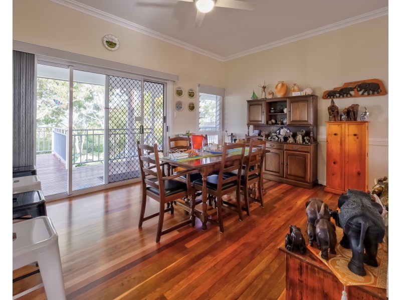 12 Foreshore Drive, Urangan QLD 4655
