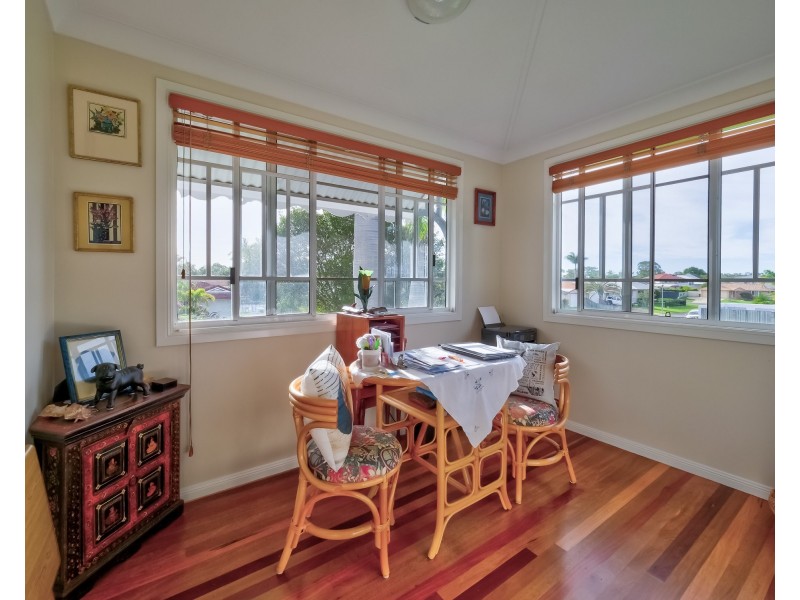 12 Foreshore Drive, Urangan QLD 4655