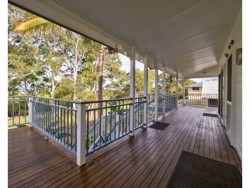 12 Foreshore Drive, Urangan QLD 4655