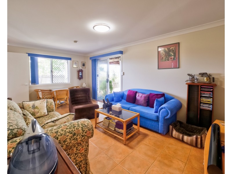 12 Foreshore Drive, Urangan QLD 4655