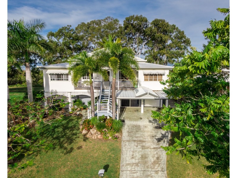 12 Foreshore Drive, Urangan QLD 4655