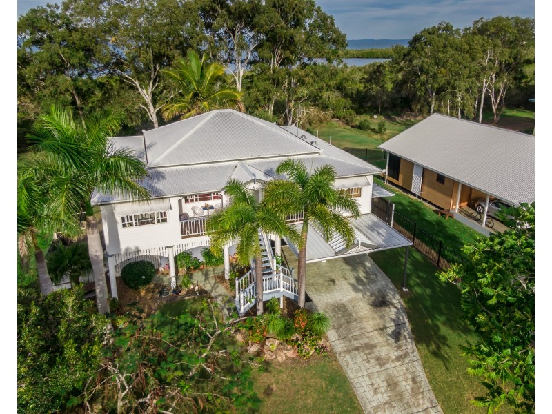 12 Foreshore Drive, Urangan QLD 4655