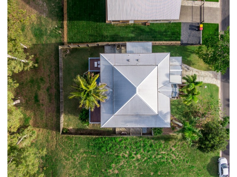 12 Foreshore Drive, Urangan QLD 4655