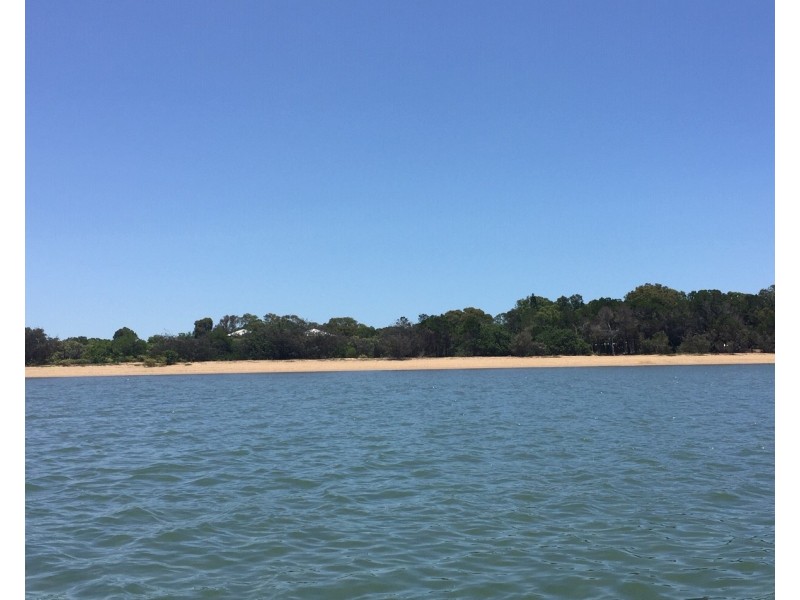 6 Oceanfront Court, Urangan QLD 4655