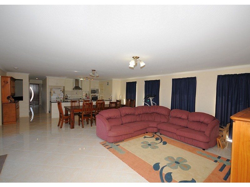 32 Rosedale Drive, Wondunna QLD 4655