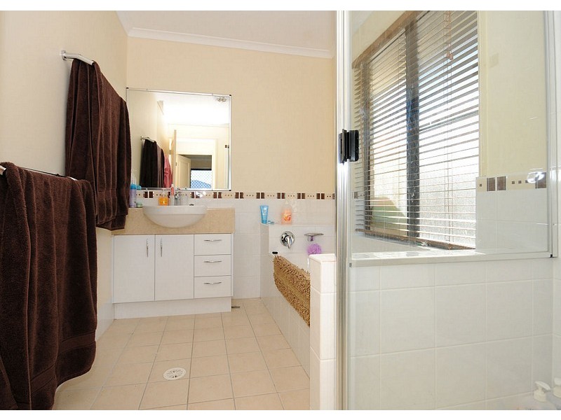 32 Rosedale Drive, Wondunna QLD 4655