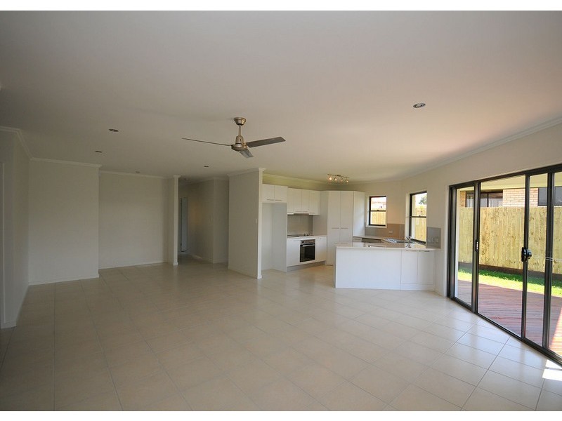5 Bianca Crt, Torquay QLD 4655