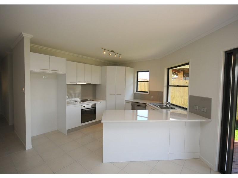 5 Bianca Crt, Torquay QLD 4655