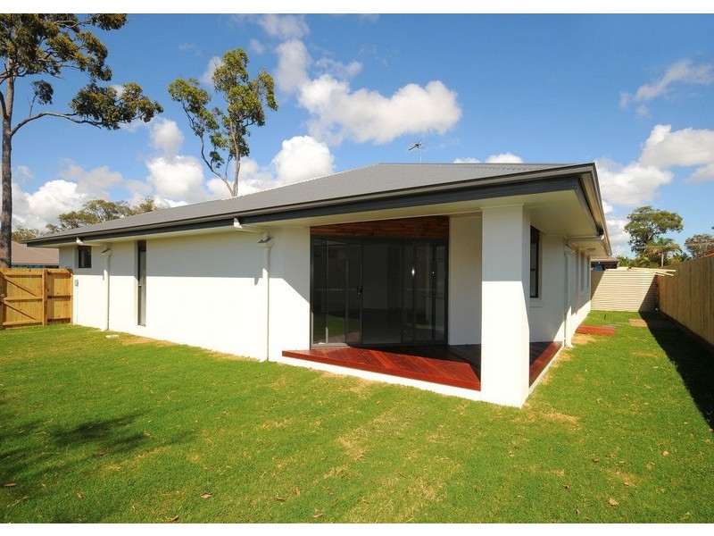 5 Bianca Crt, Torquay QLD 4655