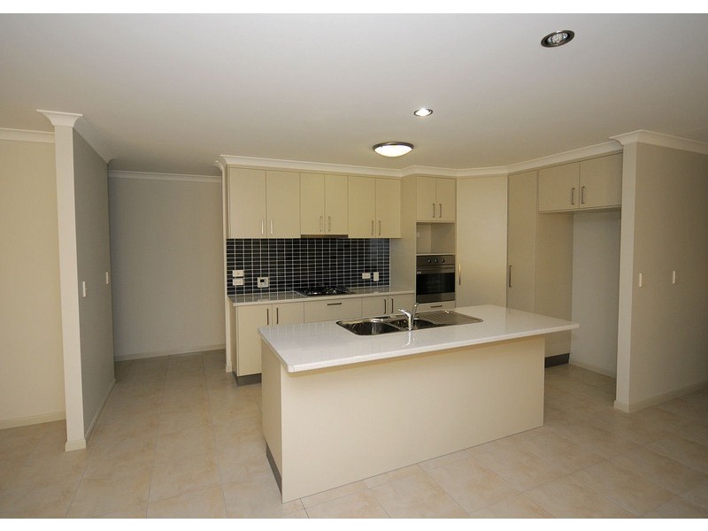 9  Cumberland Court, Point Vernon QLD 4655