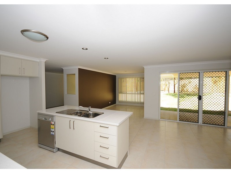 9  Cumberland Court, Point Vernon QLD 4655