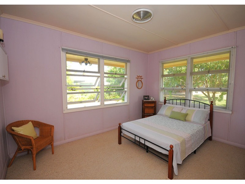 110 Esplanade, Point Vernon QLD 4655