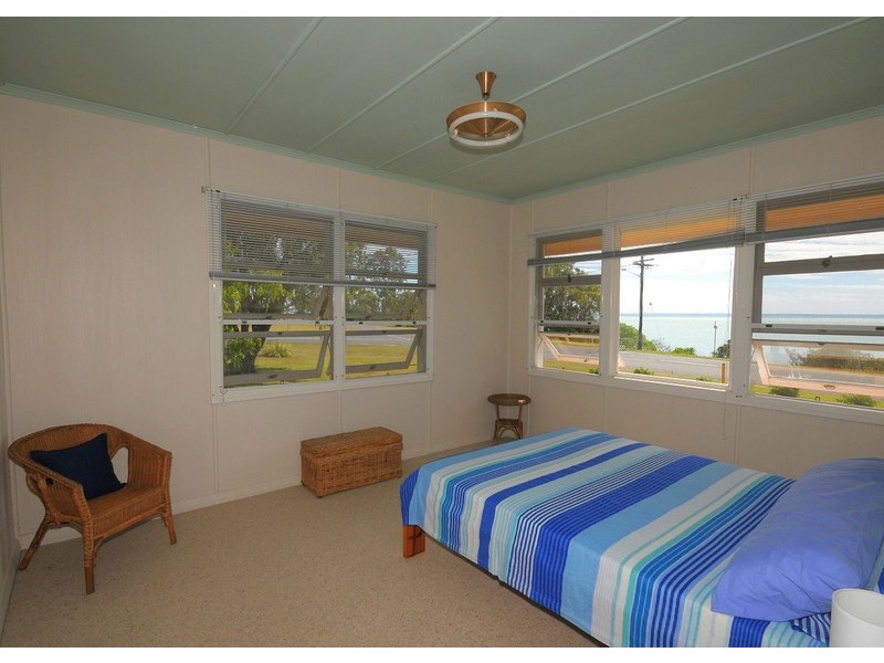 110 Esplanade, Point Vernon QLD 4655