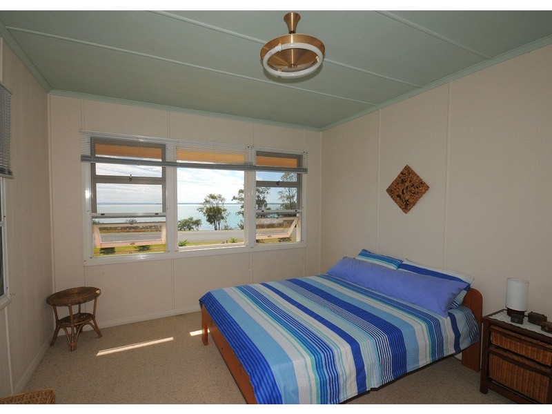 110 Esplanade, Point Vernon QLD 4655