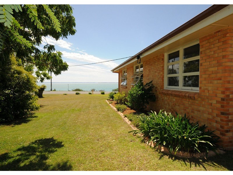 110 Esplanade, Point Vernon QLD 4655