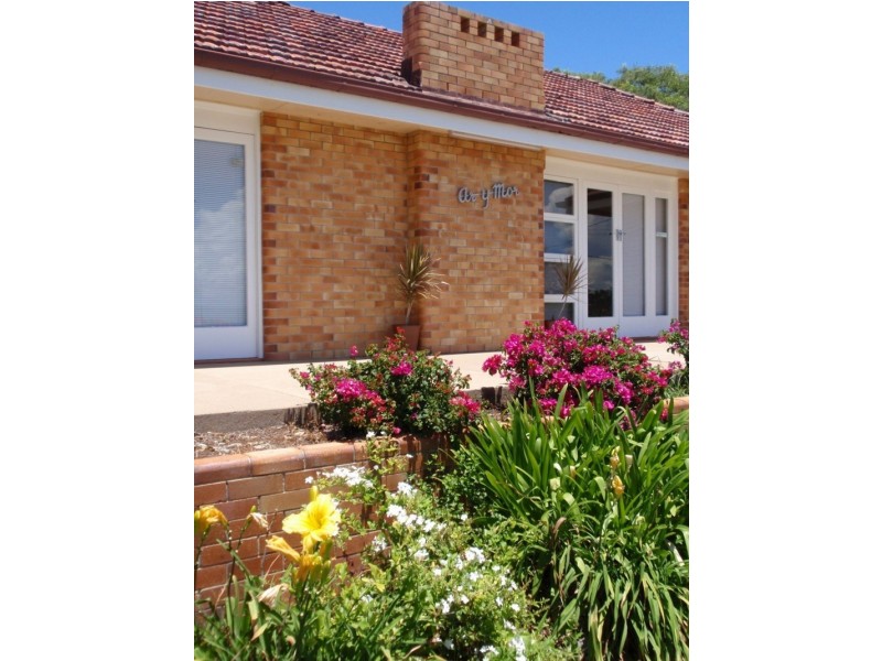 110 Esplanade, Point Vernon QLD 4655