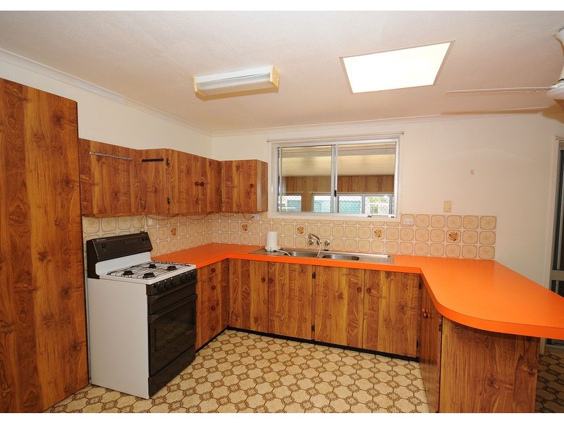 11 Southerden Street, Torquay QLD 4655