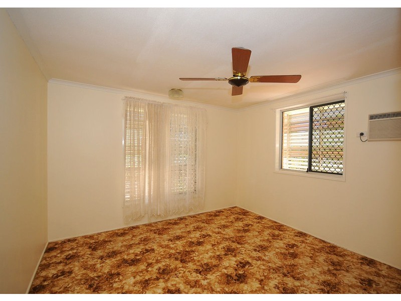 11 Southerden Street, Torquay QLD 4655