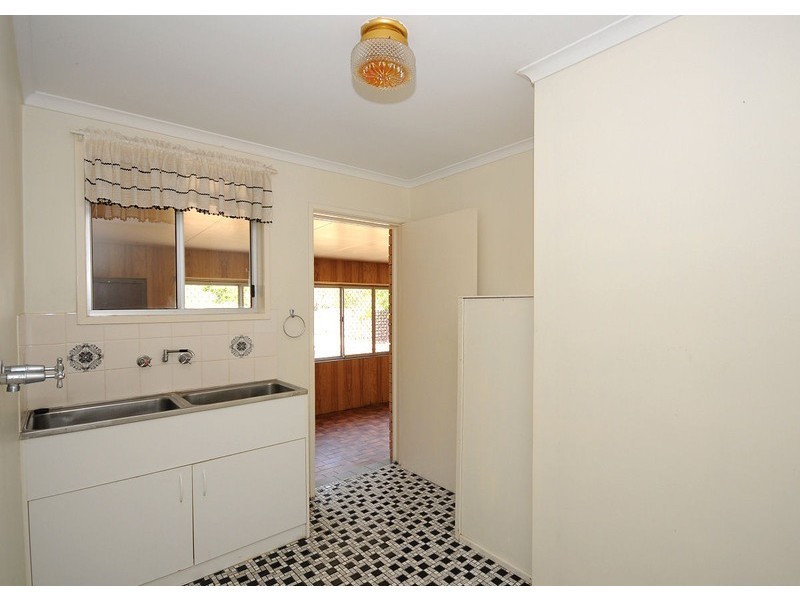 11 Southerden Street, Torquay QLD 4655